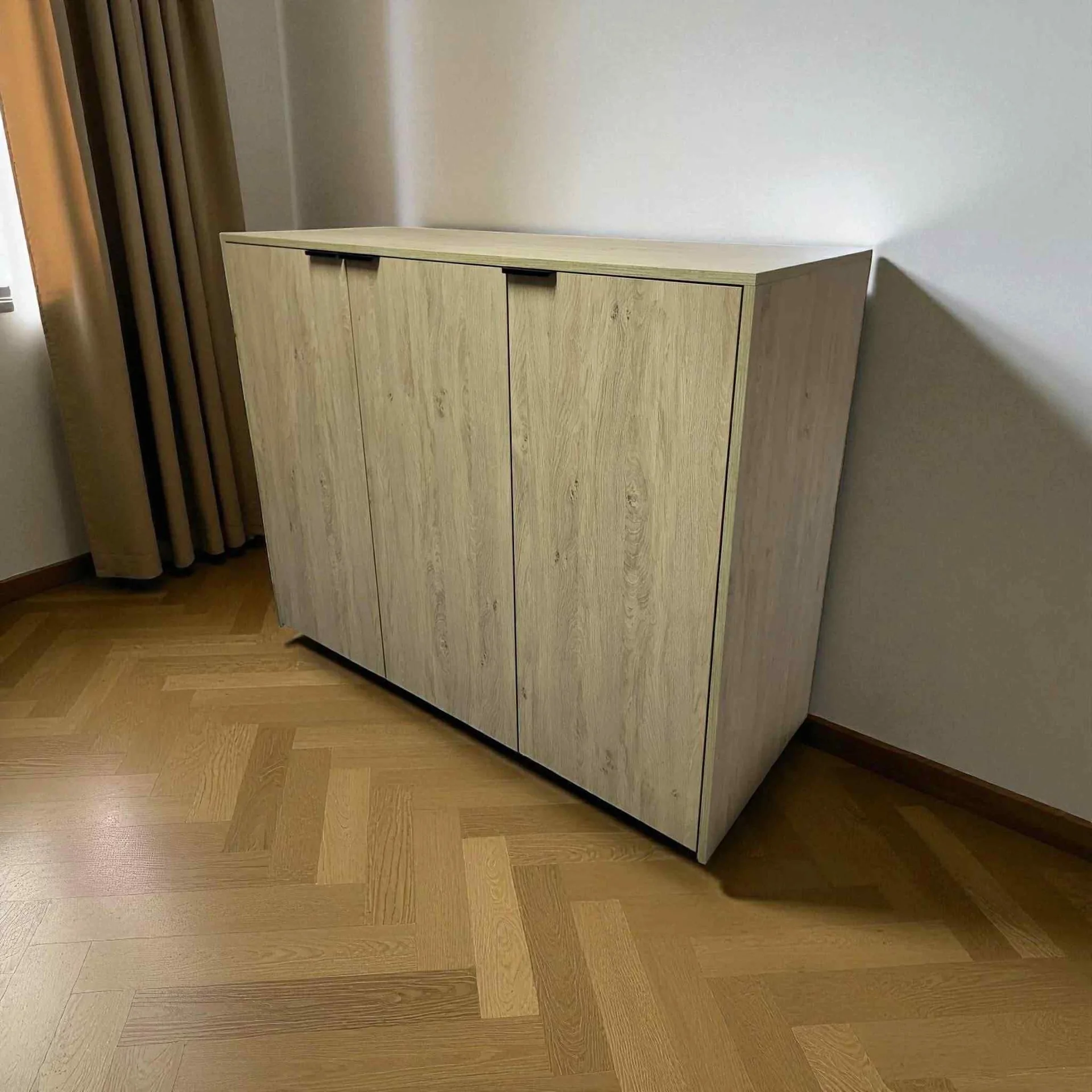 Komoda na wymiar w dekorze drewna